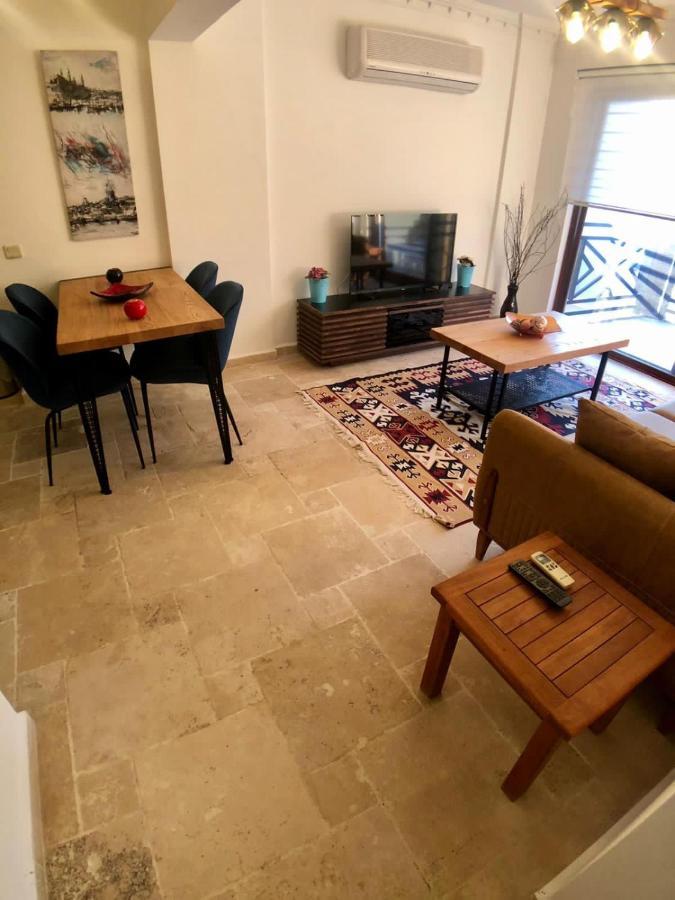 Amazing 2 Bedroom Penthouse! *